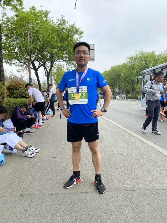 扬马拉松精神 展设计院风采